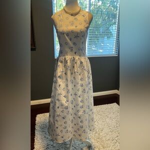 . WAYF Elegant White and Blue Floral and Seashell Dress. NWT. Size Small
